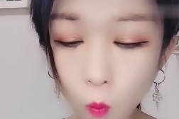 花环小姐姐壁纸,浪漫花环下的青春风采