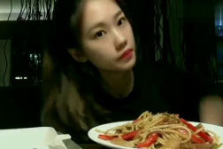 土耳其上菜小姐姐,上菜小姐姐的美食魅力之旅